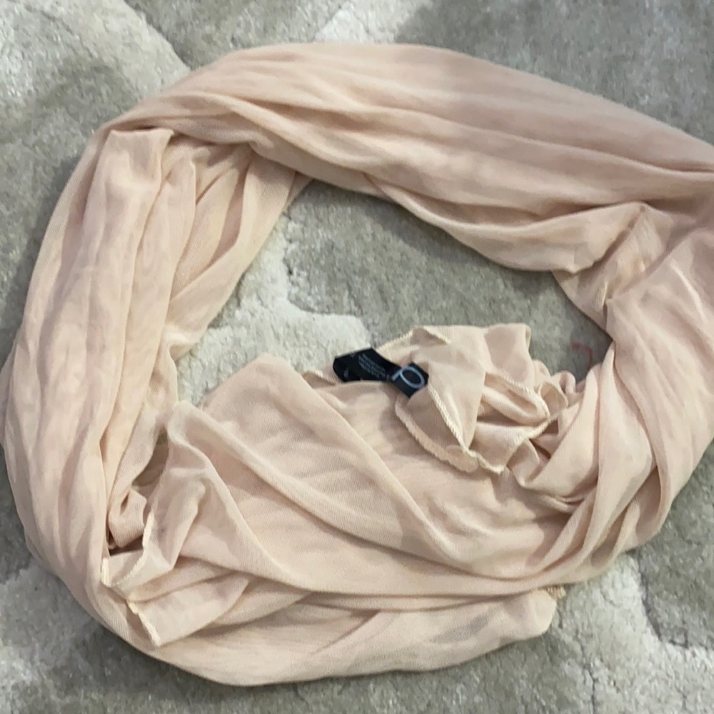 Mesh like scarf